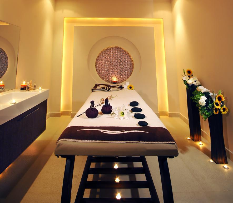 Tropitel Sahl Hasheesh Hotel Hurghada Exterior photo A spa treatment room